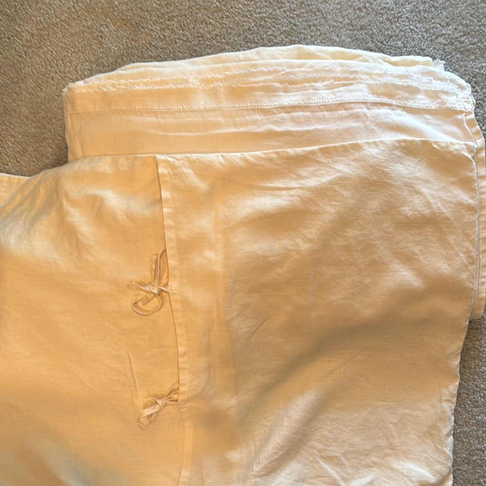 Eileen Fisher Raw Edge Cream Queen Linen sheet set